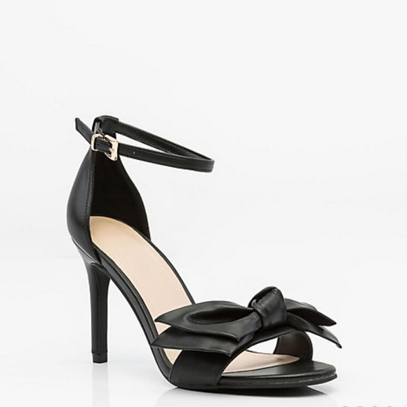 A pretty bow heel, 3.5" - Picture 1 of 3